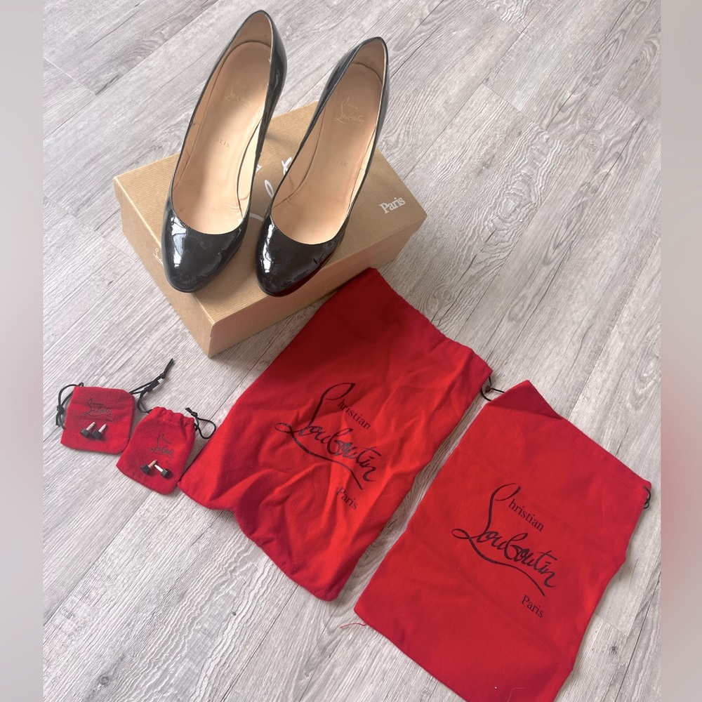 Authentic Christian Louboutin Simple Pump black patent